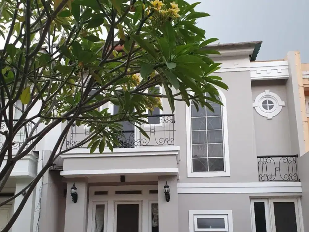 Dijual Rumah Rapih Dua Lantai Raffles Hills Cibubur