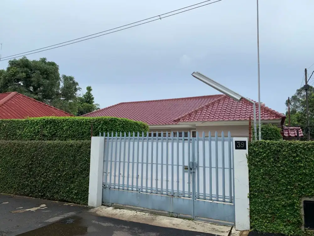 Rumah Luas Strategis 6 Kamar Tidur dekat Bintaro Xchange Mall J-42579