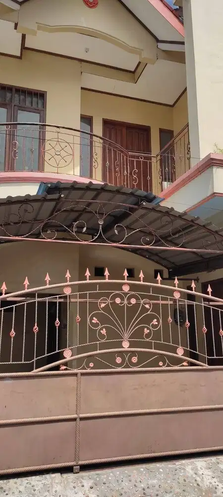 DISEWAKAN RUMAH 2 LANTAI MURAH PAJANG SOLO ( HANYA 1 JUTAAN PER BULAN)