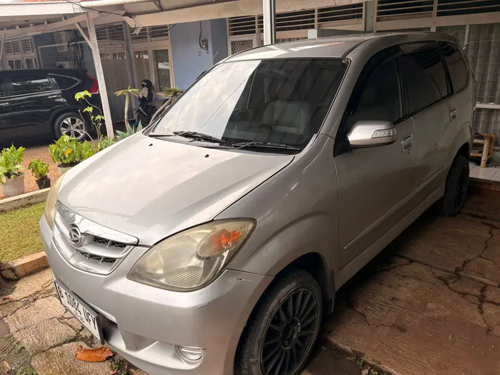 Daihatsu Xenia 2010 Bensin