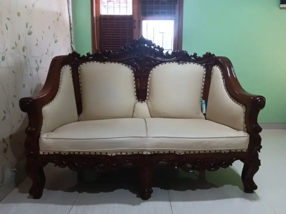 Dijual sofa klasik ukir rangka kayu jati tua solid  sangat kokoh