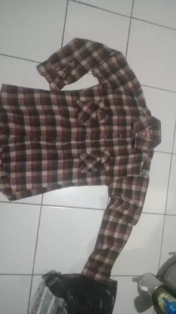 jual kmeja flanel kekeciLan size L, blum pernah di pake kondisi 95%