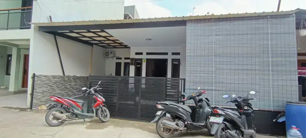 Tukang  harian atau borongan