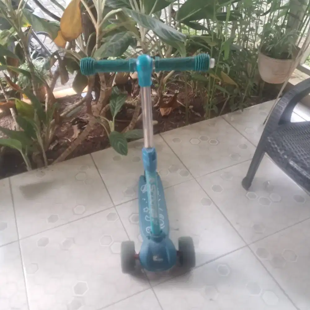 Scooter Anak 3 Roda – Bekas Terawat, Ban Bisa Nyala