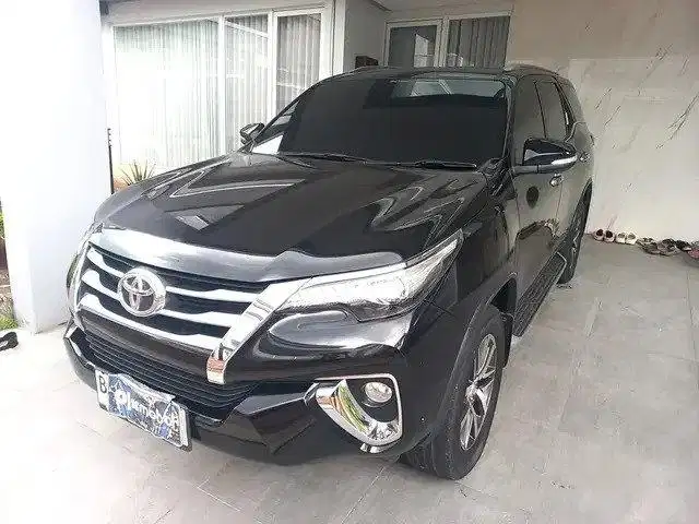 DP RENDAH - Toyota Fortuner 2.4 4x2 VRZ Solar-AT 2017