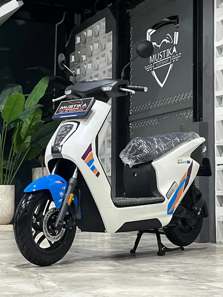 HONDA EM1 E 2024 - Chintia Mustika
