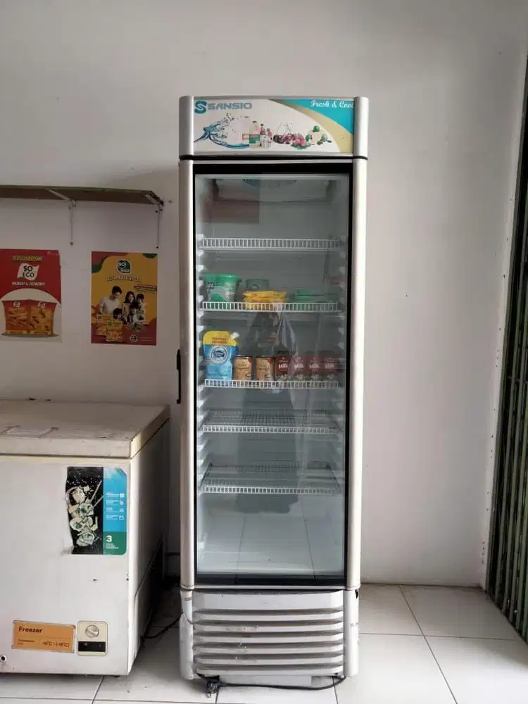 Shocase dan frezer layak pakai dingin