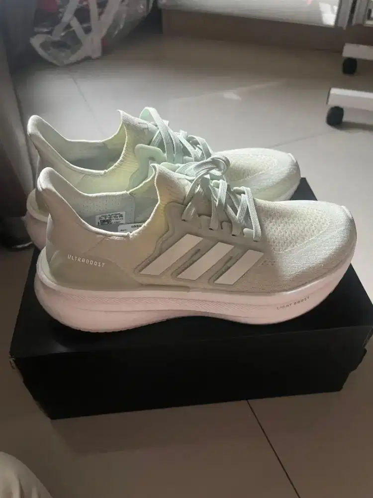 Adidas Ultraboost 5 W - US7.5 JP245