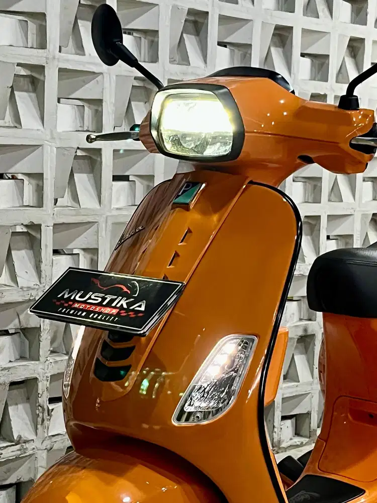 VESPA S125 IGET 2022 - Chintia Mustika