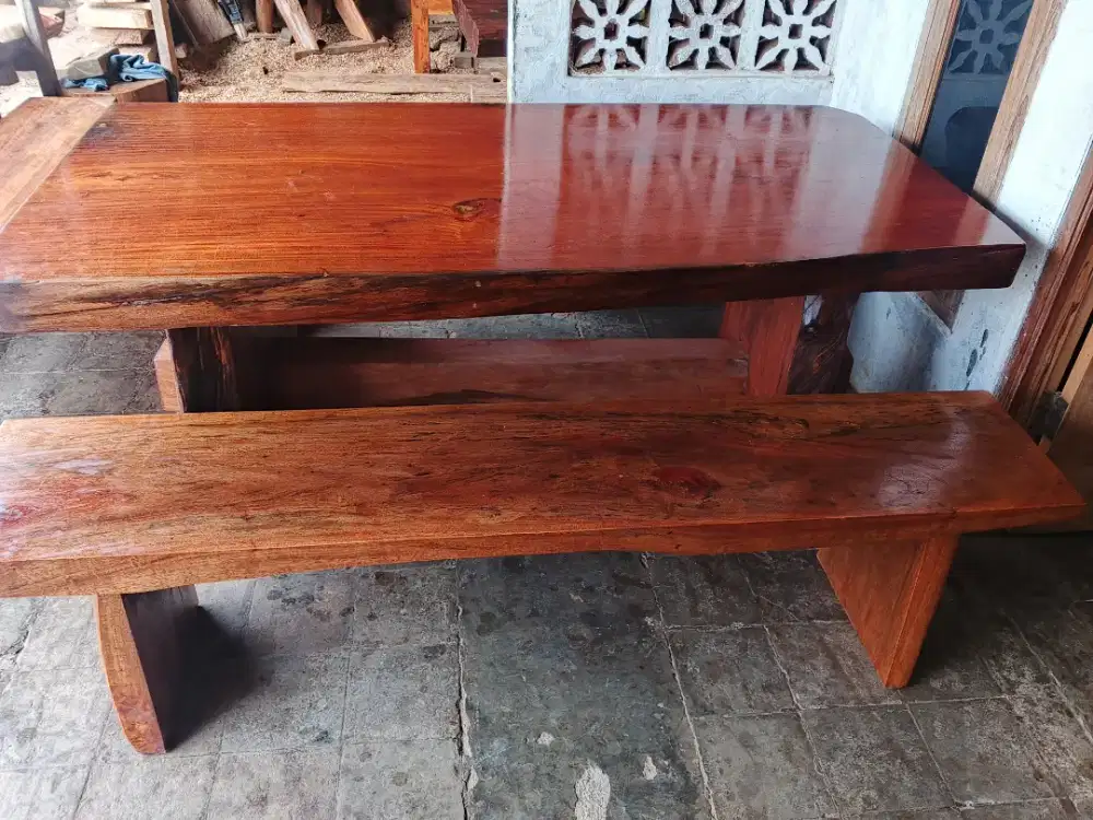 Meja makan antik teras mahoni