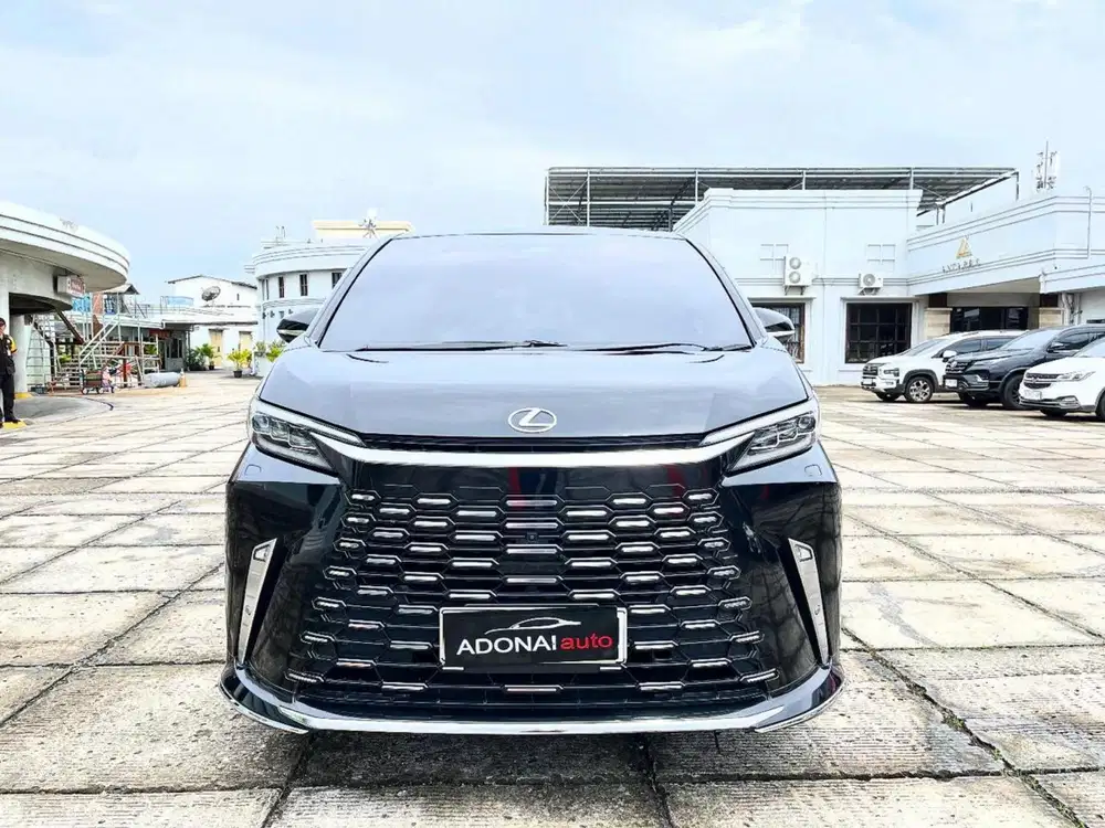 LEXUS LM350H HYBRID AT 7 SEATER 2023