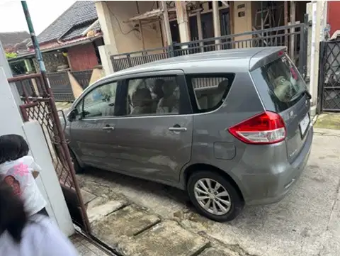 Suzuki Ertiga 2012 Bensin