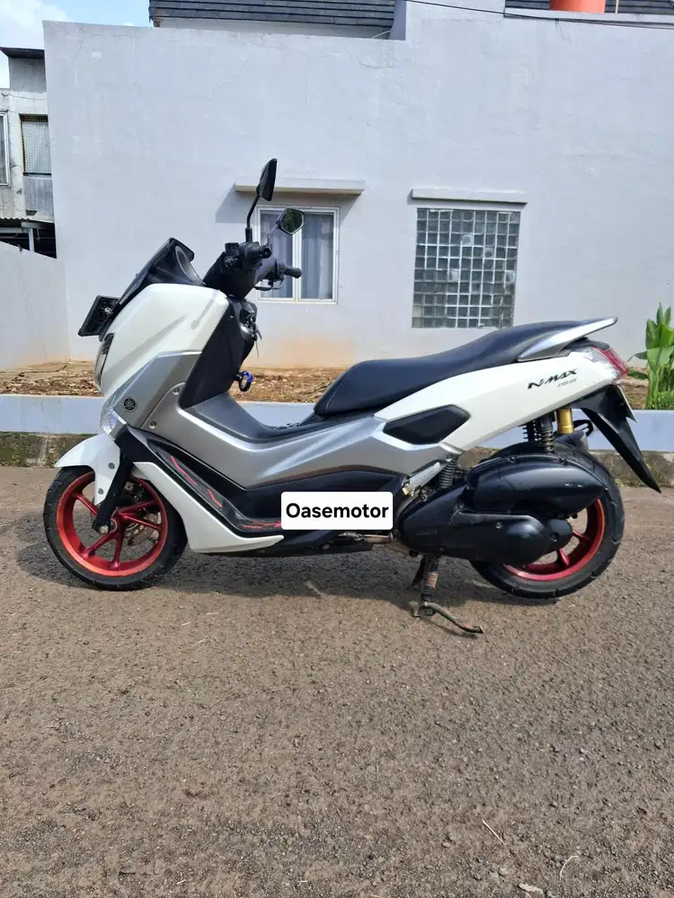 (A) Yamaha NMAX 155 tahun 2019