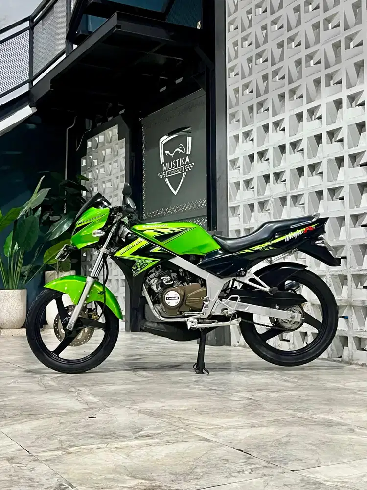 KAWASAKI NINJA R 2014 - Chintia Mustika