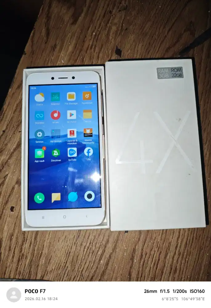 jual murah nih Xiaomi redmi 4x, ram 3/32 gb nominus, cuma lecet pake
