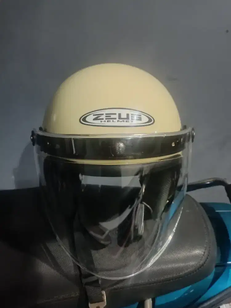 Helm Zeus original