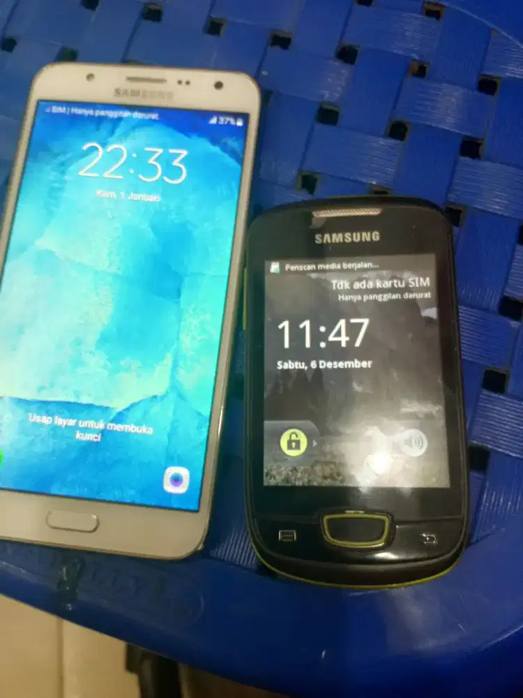 Samsung j700 dan galaxy mini