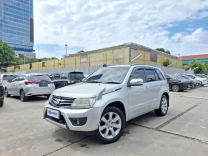 Kondisi Terawat Suzuki Grand vitara 2.4 Bensin-AT 2009 KLS