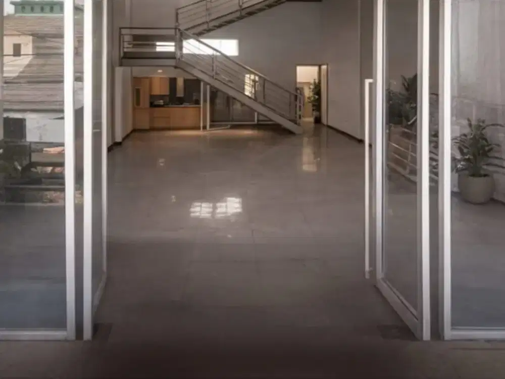 Disewakan Ruko 2 lantai di Mainroad Gegerkalong Hilir