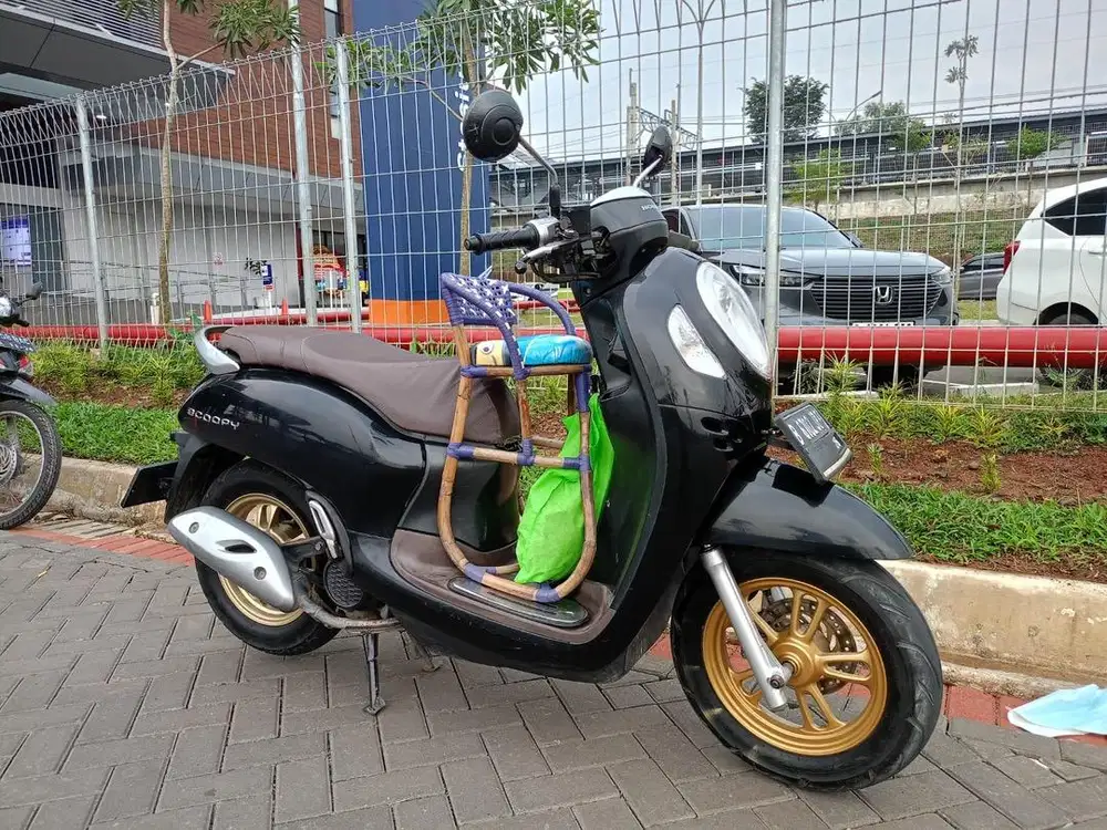 Scoopy prestige keyless 2021