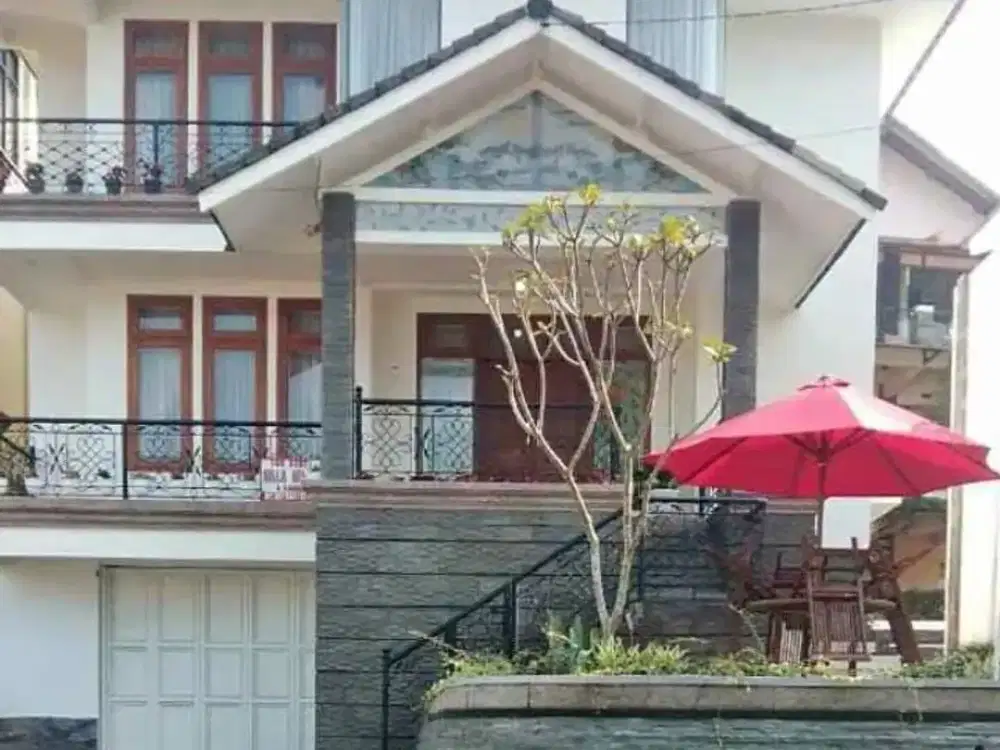 DIJUAL Villa Siap Huni di Istana Bunga Lembang Bandung