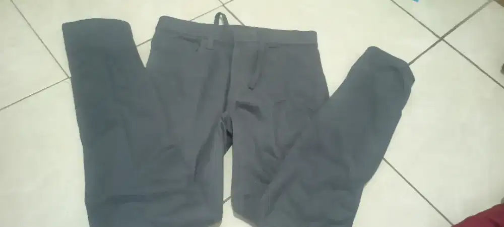 Jual celana UNIQLO size 31