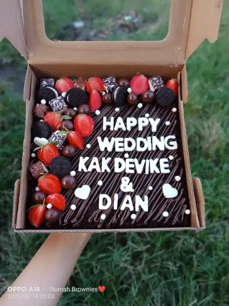 Brownies Kukus Hias