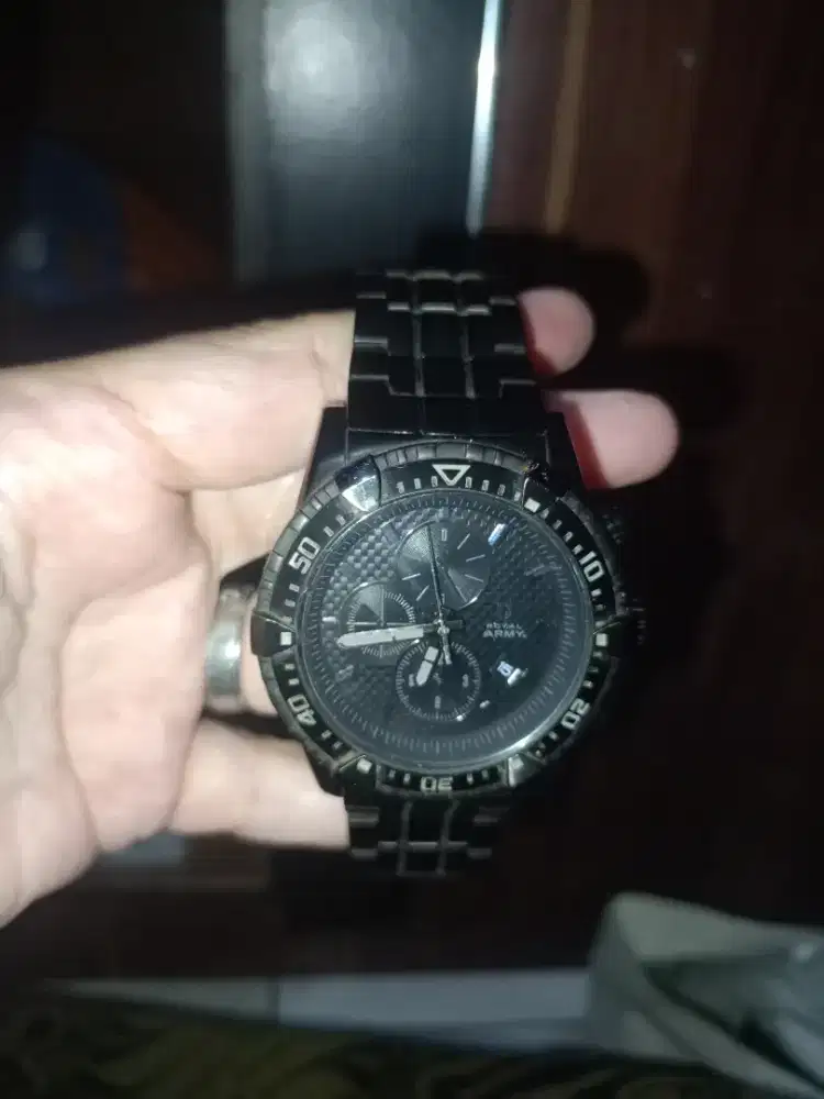 Jam tangan royal army