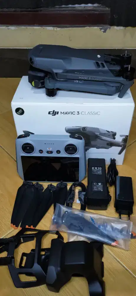 Dijual DJI Mavic 3 Classic + DJI RC (layar built-in)