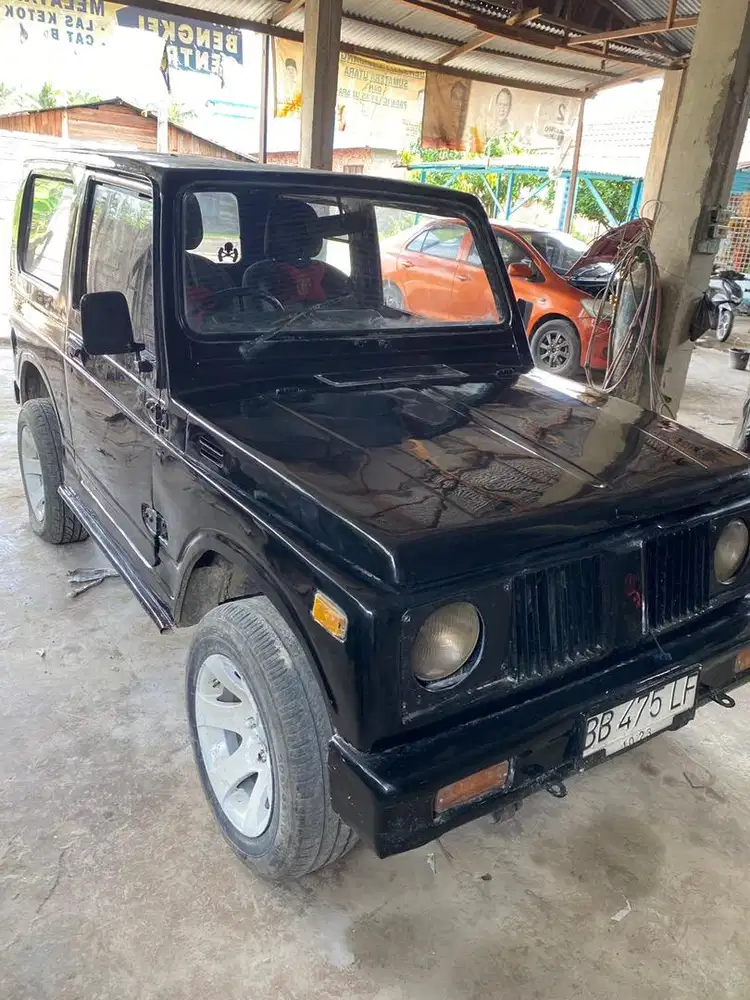 Suzuki jimmy hitam tahun 1998