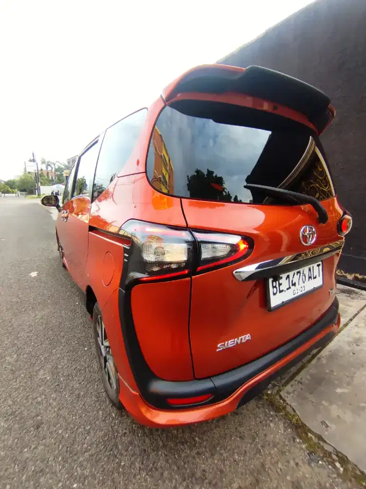 Toyota Sienta Q automatic 2016