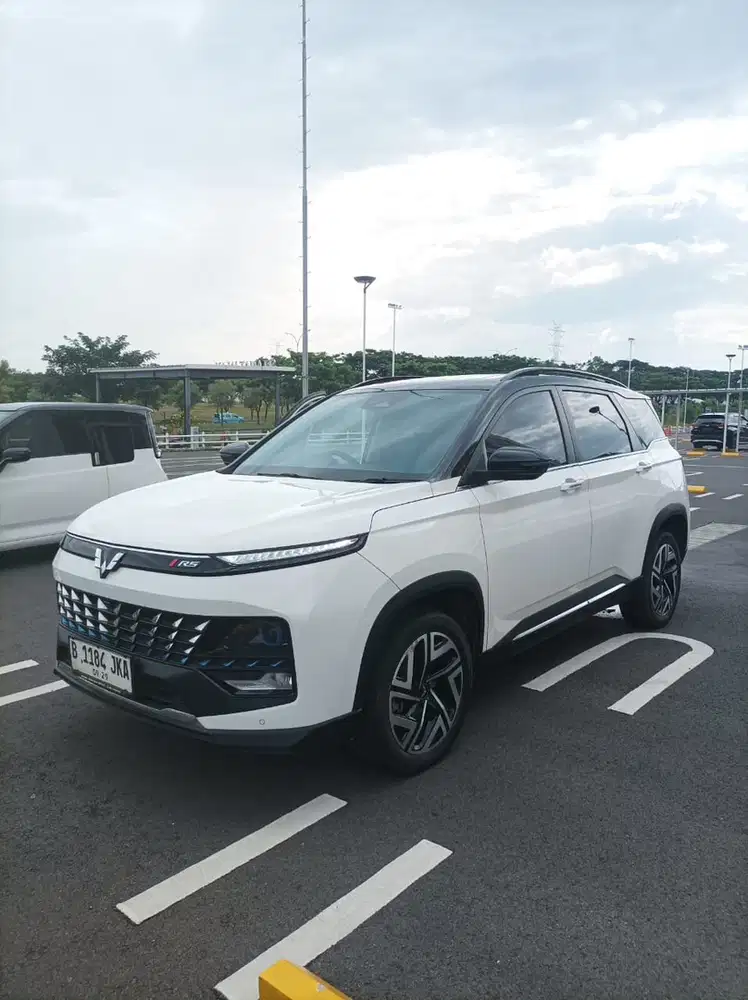 Wuling Almaz RS Hybrid 2024
