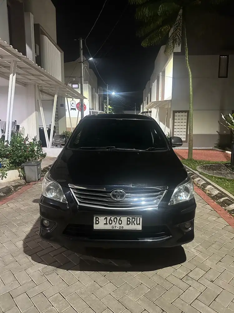 Toyota Kijang Innova 2013 Bensin