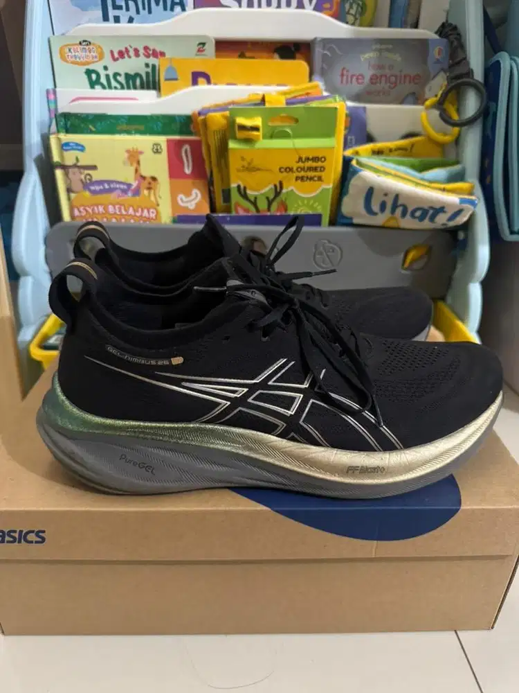 Sepatu lari running asics gel nimbus 26 original!
