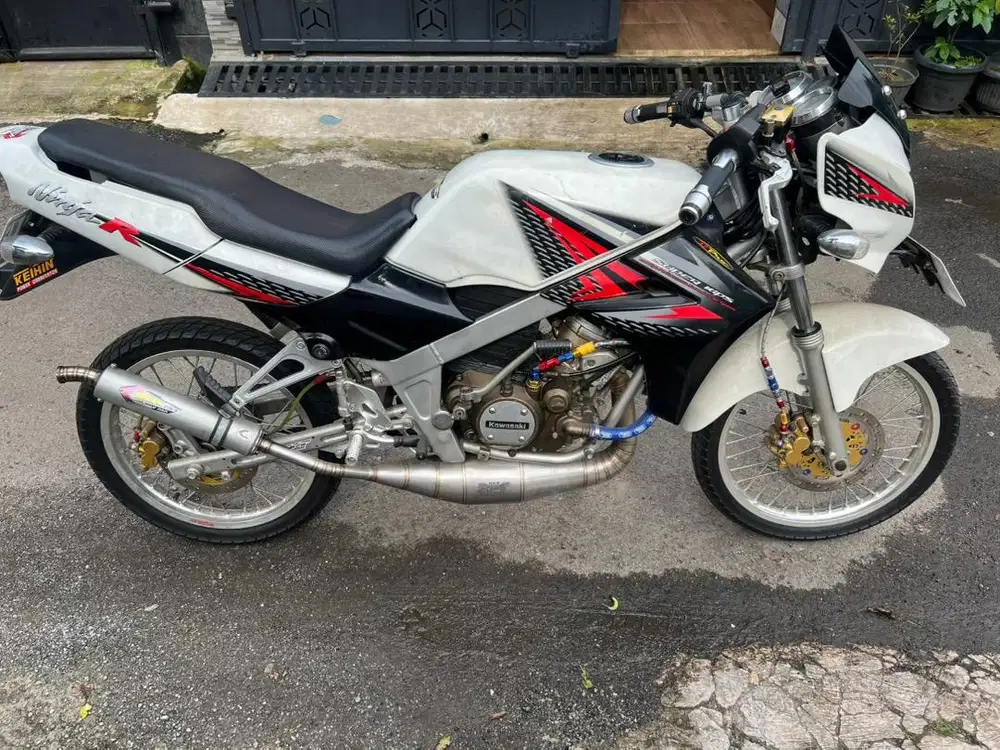 Kawasaki Ninja 150 R – Mesin Sehat, Surat Lengkap
