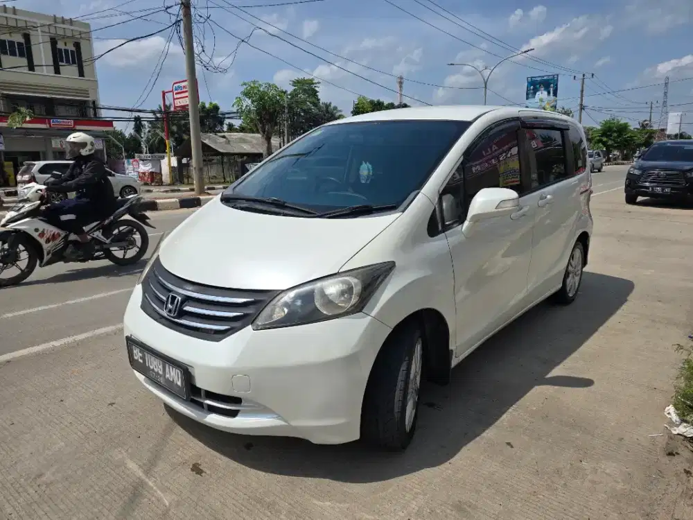 Dijual Honda Freed PSD 2011