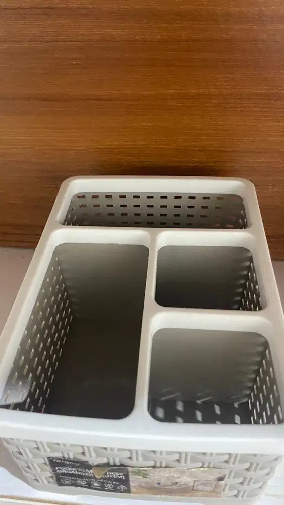 Rak alat tulis kantor