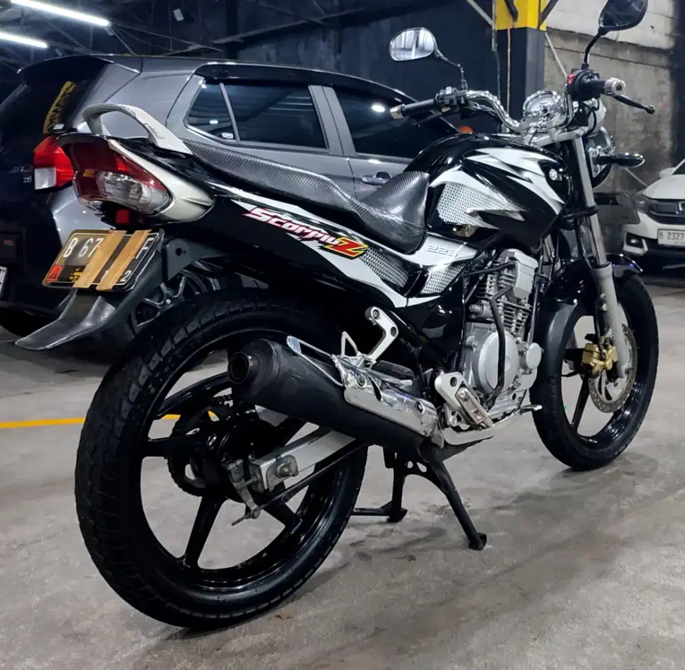 Scorpio z 2007 hitam