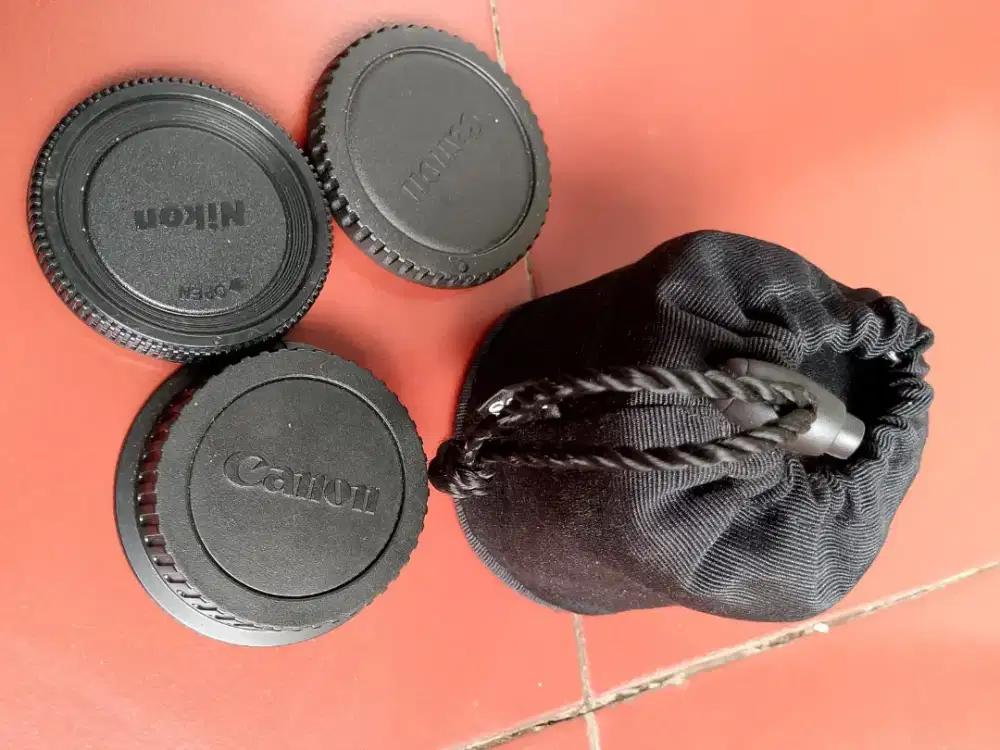 Jual lensa sony masih bagus bening tidak berjamur .