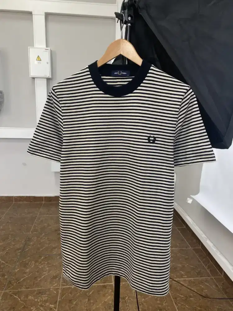 T-shirt FRED PERRY Salur Ukuran ( M )