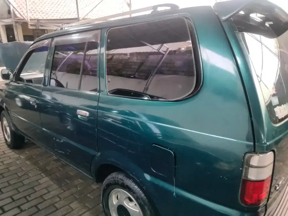 Toyota kijang kapsul long th2001
