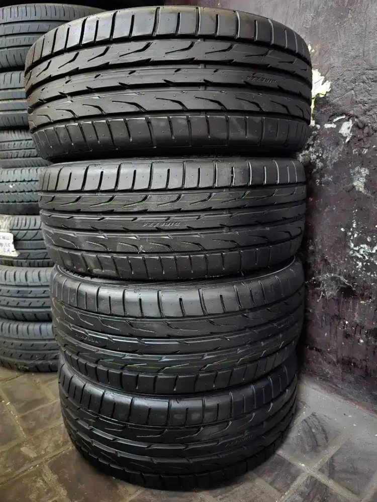 4 Ban Dunlop Baru 215/45/17 Avanza Xenia Livina Ertiga Confero Luxio