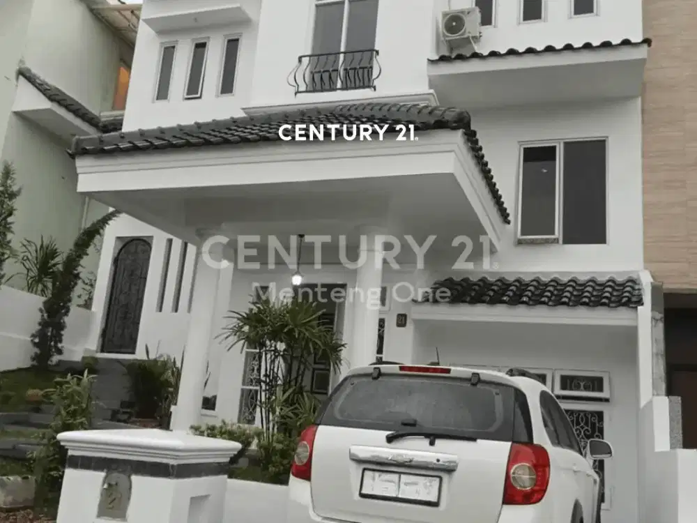 Rumah Eksklusif 3 Lantai Di Cluster Bukit Golf Hijau