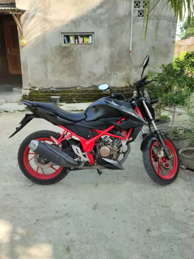 Honda CB150R 2016