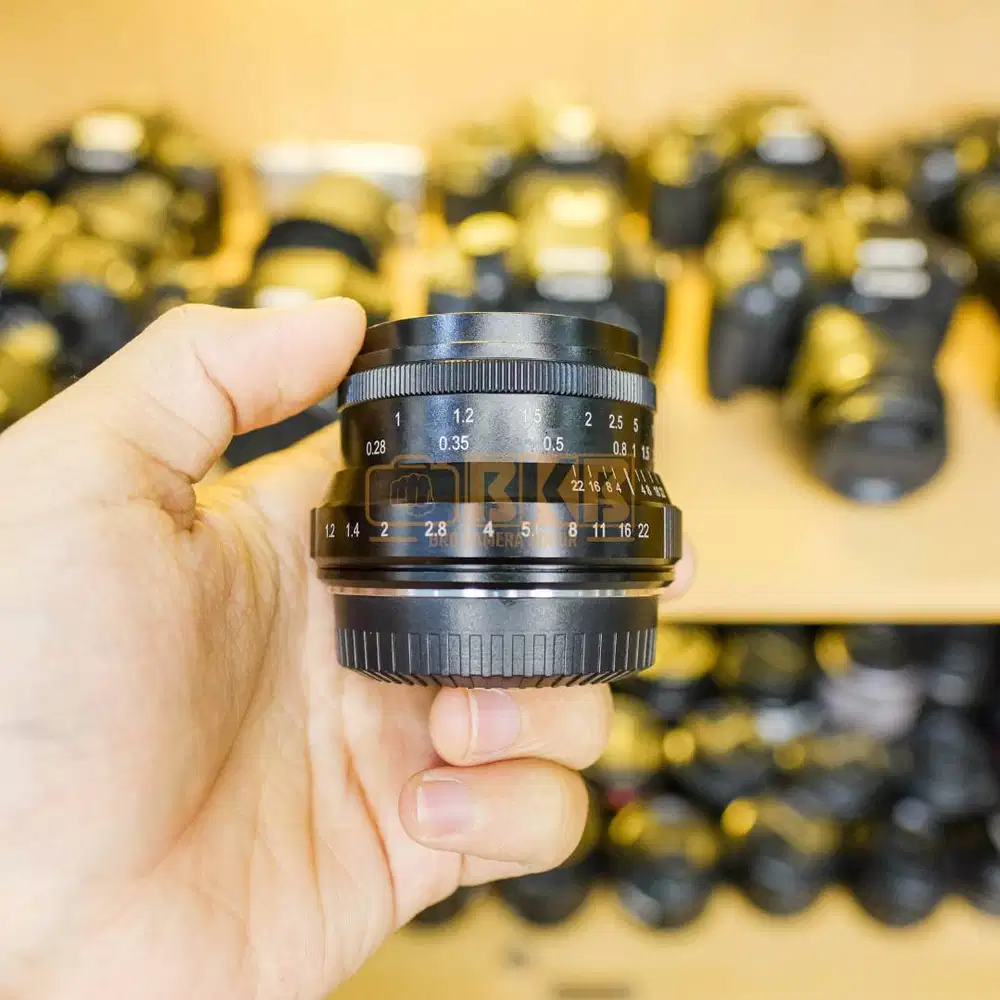 Lensa 7Artisans 35mm 1.2 II for Fujifilm Fullset Mulus