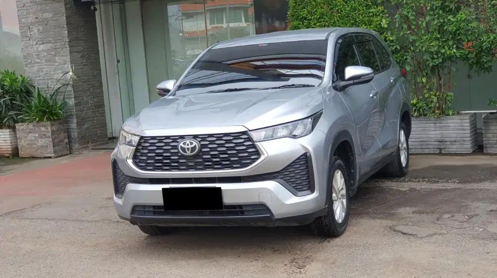 Toyota kijang innova zenix g bensin 2024 silver