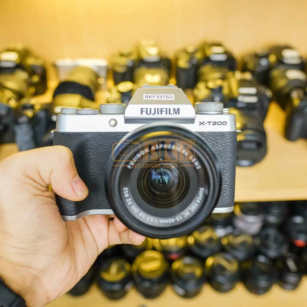 Fujifilm XT200 Kit 15-45mm Fullset Mulus