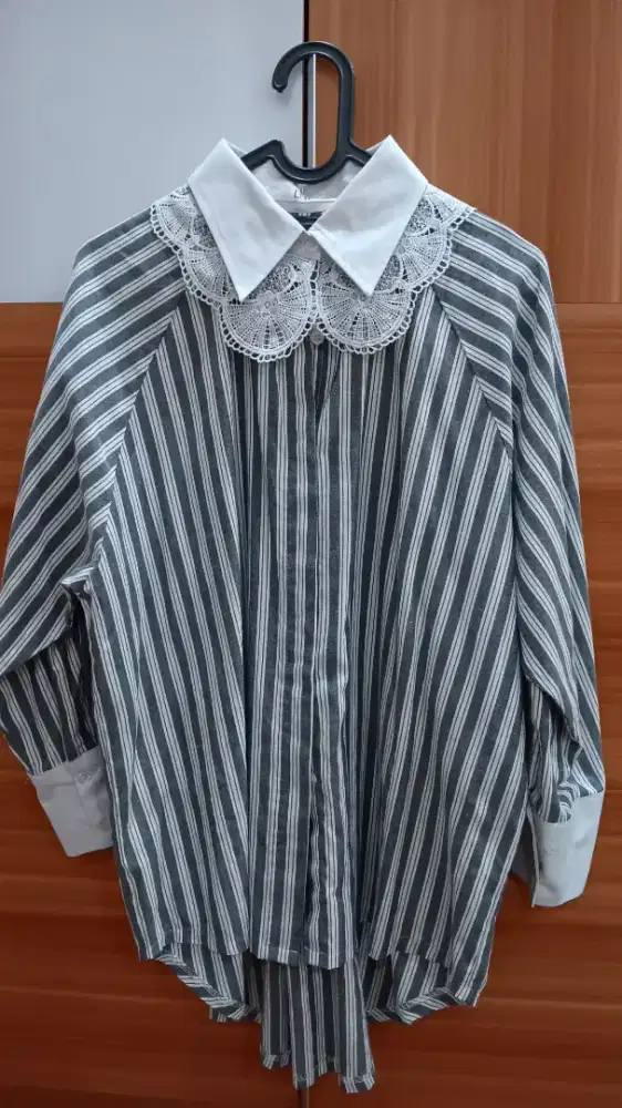 BLOUSE MERK LUI..WARNA HITAM GARIS PUTIH