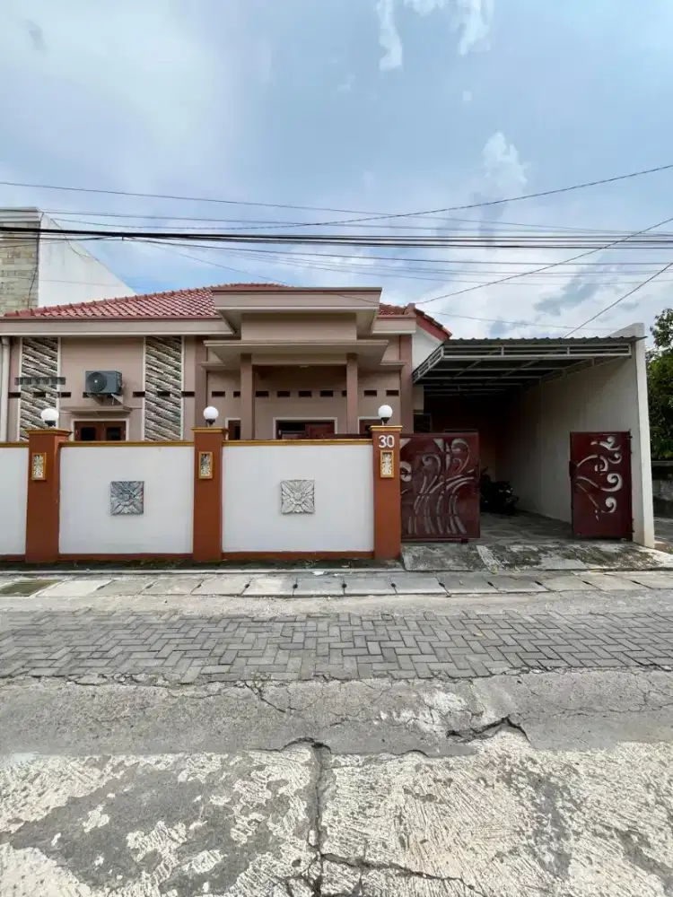 Rumah bagus kodya nitikan dekat wirosaban