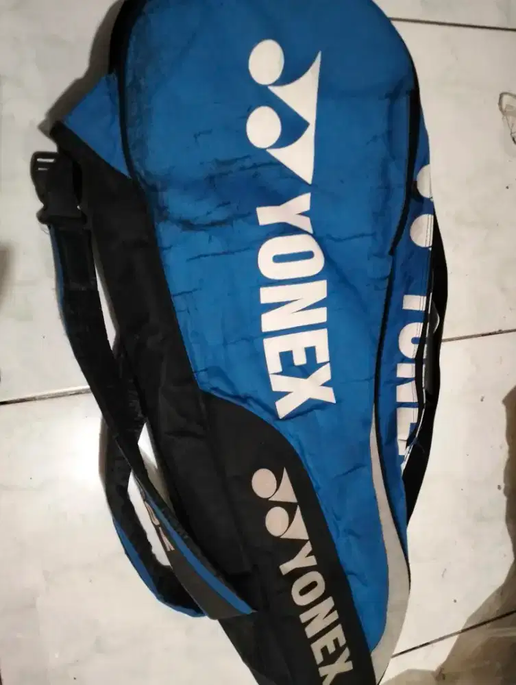 Tas bulutangkis Yonex